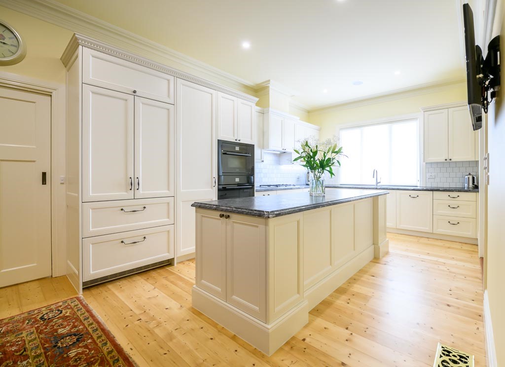 Modern Kitchen Design with white and wood theme